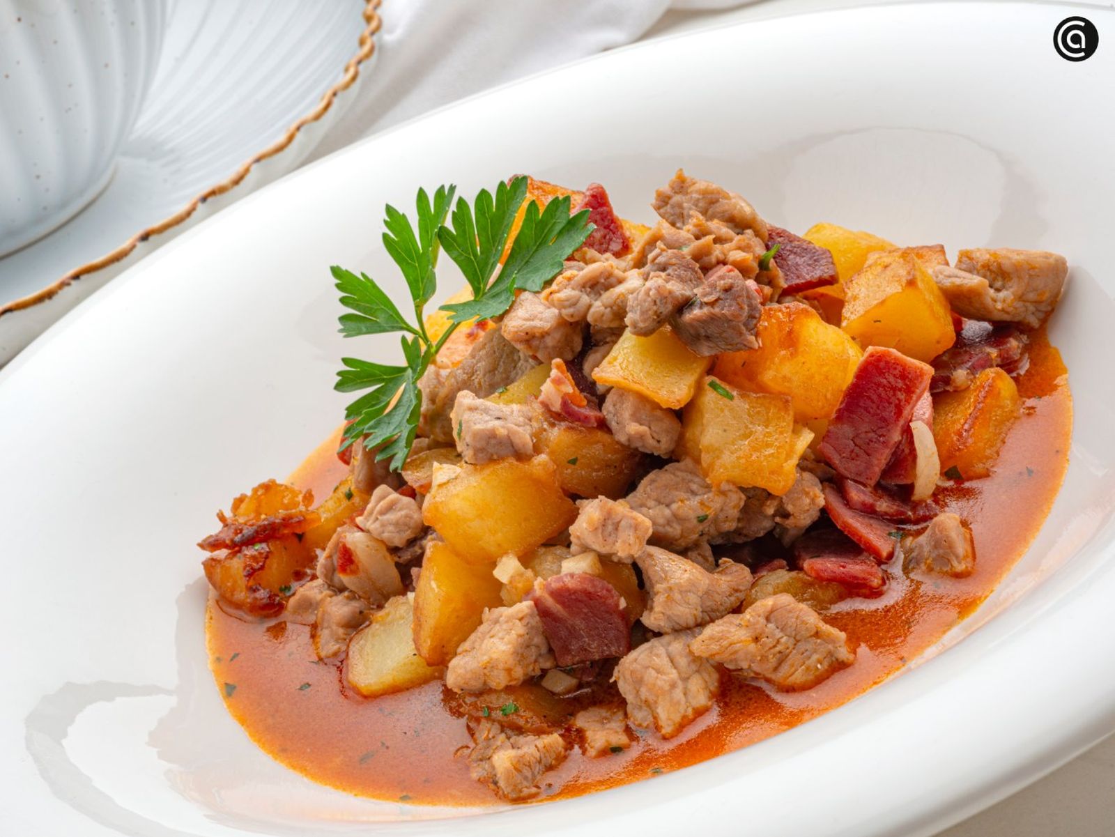 Picadillo de magro con jamón y patatas, receta de Karlos Arguiñano
