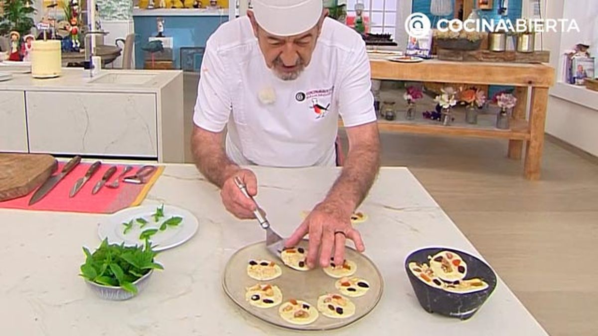 botones de chocolate blanco con frutos secos y frutas deshidratadas receta facil karlos arguinano karl67830321 paso4