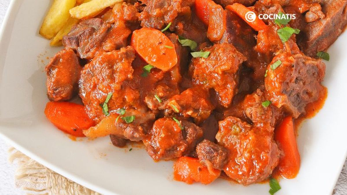 Guiso tradicional de carne al toro