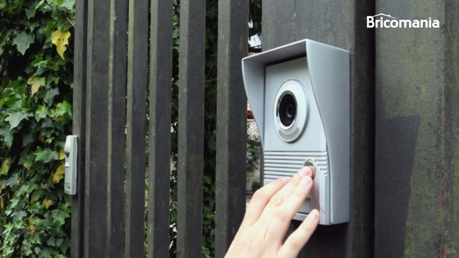 Videoportero en puerta de entrada
