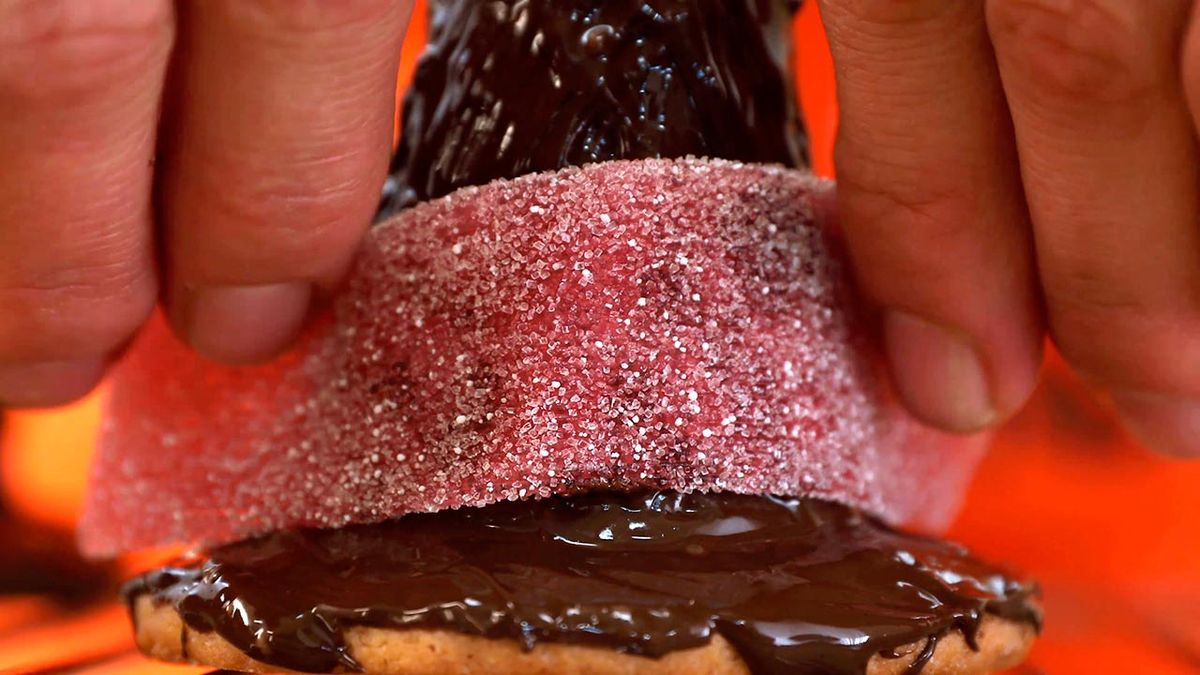 Receta de sombreros de bruja para Halloween  paso 6