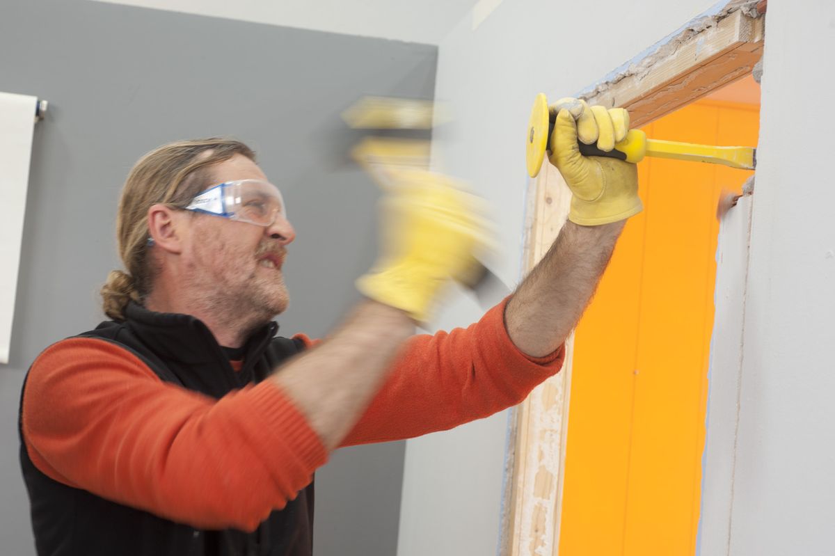 Bricomania 695 Sustitucion de puerta p6