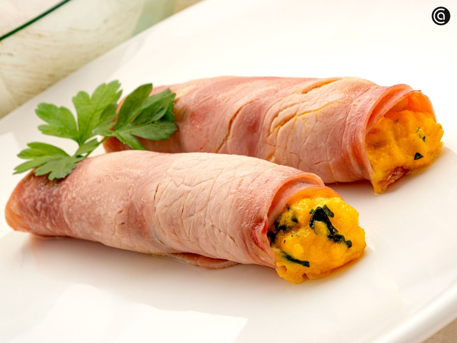 Rollitos de jamón rellenos de huevo, espinacas y queso, de Karlos Arguiñano