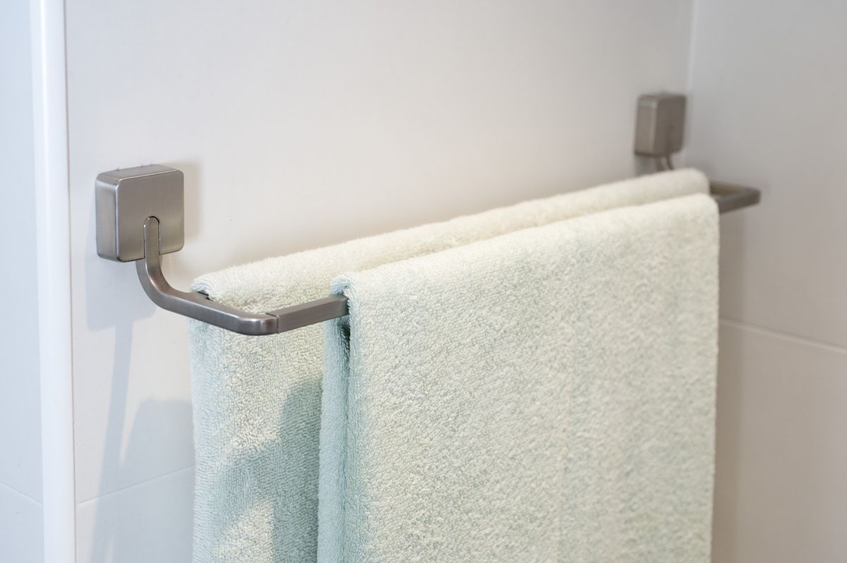 Bricomania 709 Fijar accesorios de bano p7