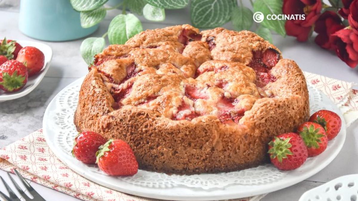 Bizcocho de yogur y fresas