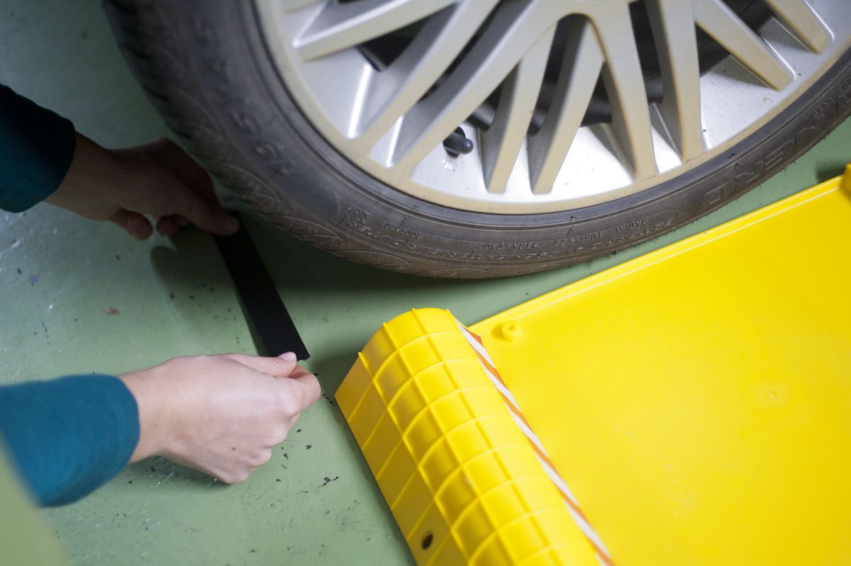 Bricomania 689 Topes para aparcamiento p1