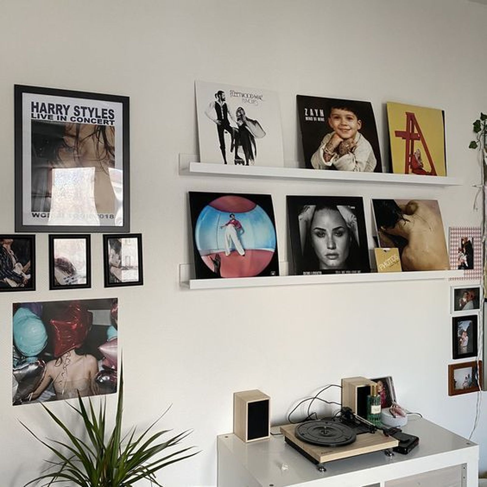 gallery wall con vinilos