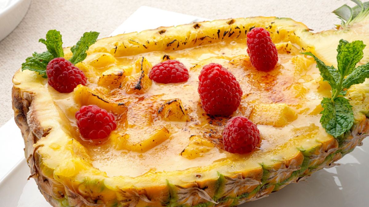 Aprende a preparar una piña rellena con la receta de Karlos Arguiñano