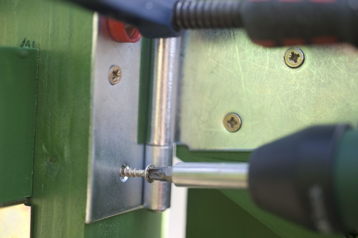 Cercado de madera para el jardín paso 24