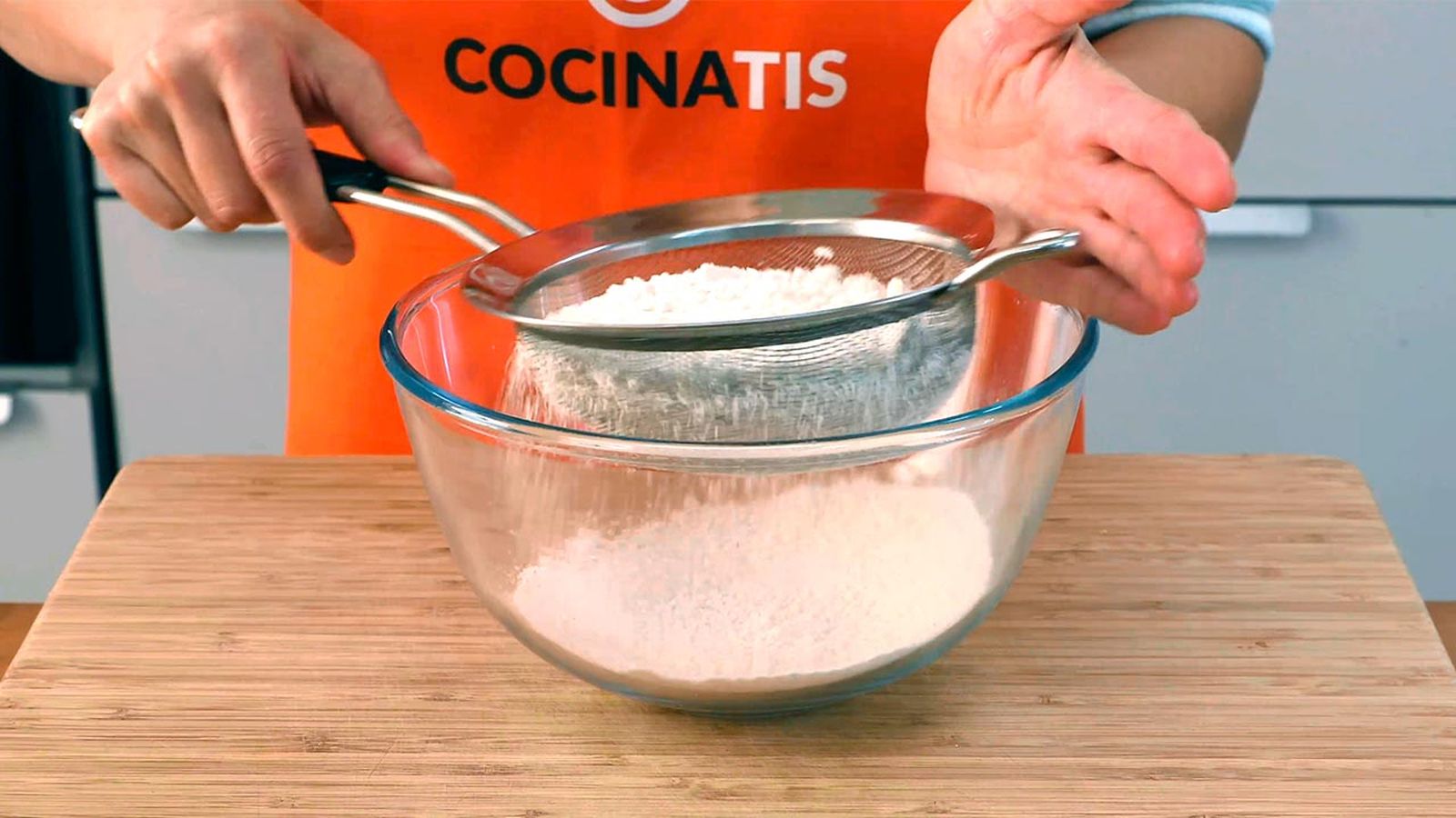 Trucos y recetas para hacer las croquetas perfectas tamizar la harina Trucos y recetas para hacer las croquetas perfectas tamizar la harina