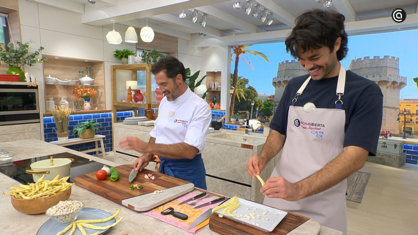 El creador de contenido conocido como Peldanyos cocina junto a Joseba Arguiñano en Cocina Abierta