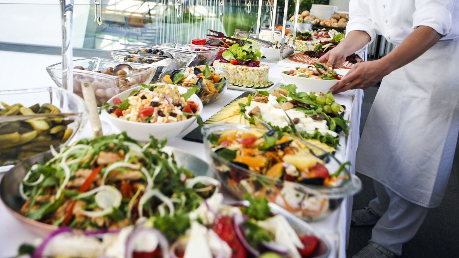 Los problemas de seguridad alimentaria en estos contextos se deben a temperaturas incorrectas o tiempos fuera de control