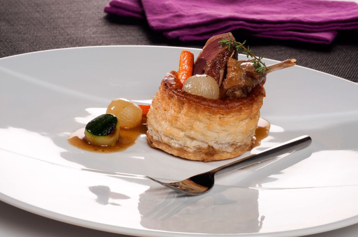 1750 Volovanes de pichon y uvas (934) xl