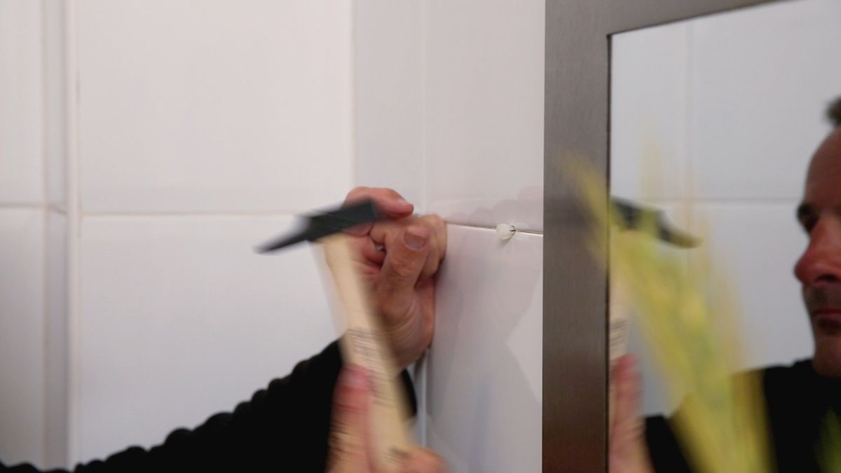 Cómo colocar un secador de manos paso 6