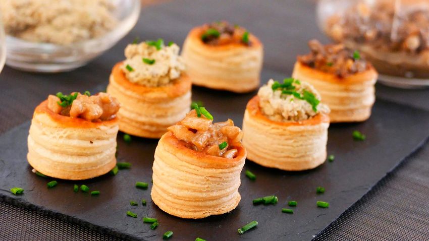 Volovanes salados de pollo champiñones