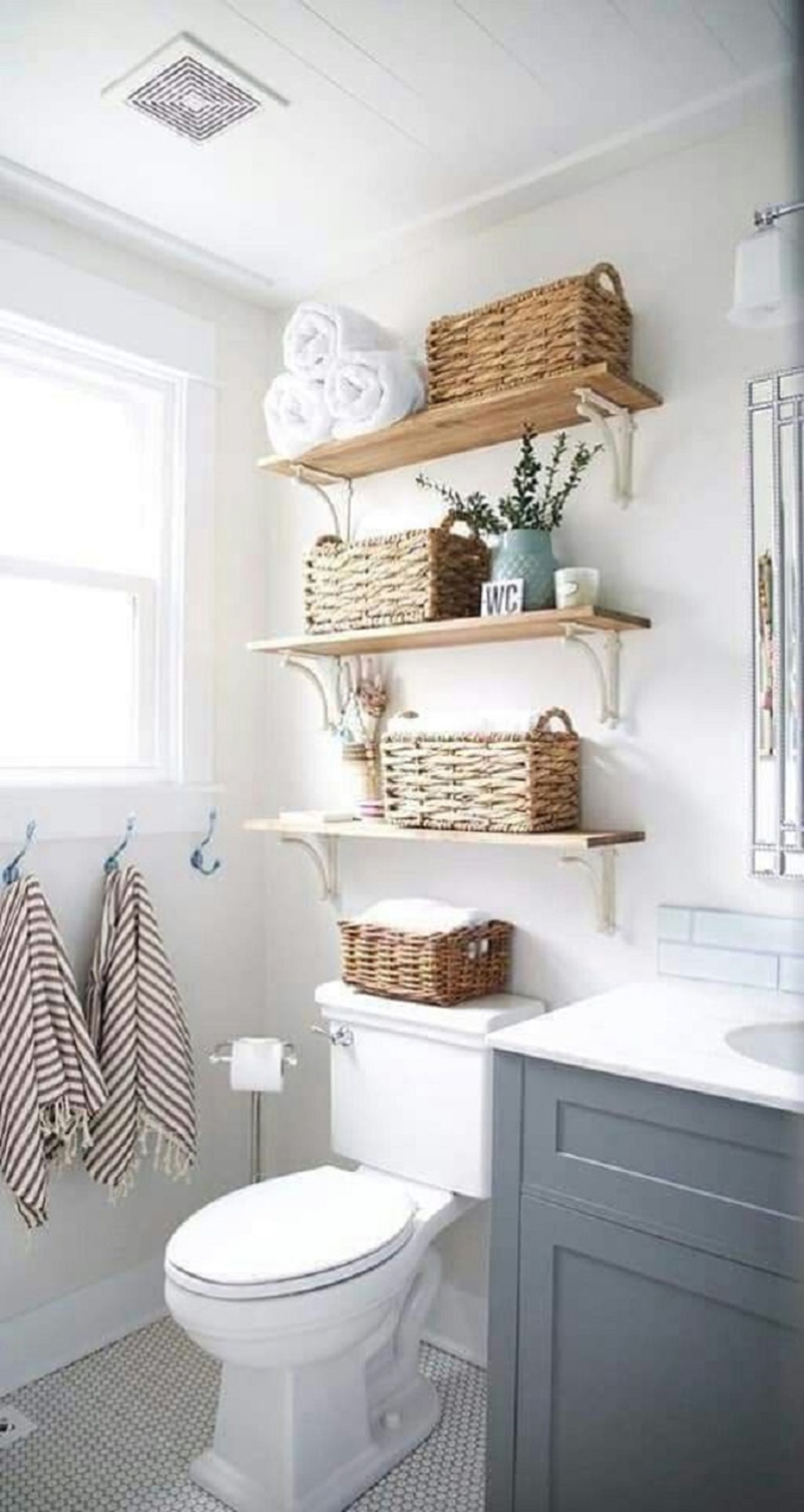 Baños pequeños con ducha las claves para decorarlos y aprovechar el espacio 3 Baños pequeños con ducha las claves para decorarlos y aprovechar el espacio 3