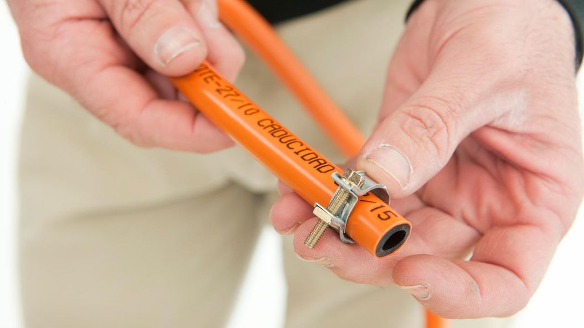 brico 0624 1 mantenimiento estufa catalitica paso 3