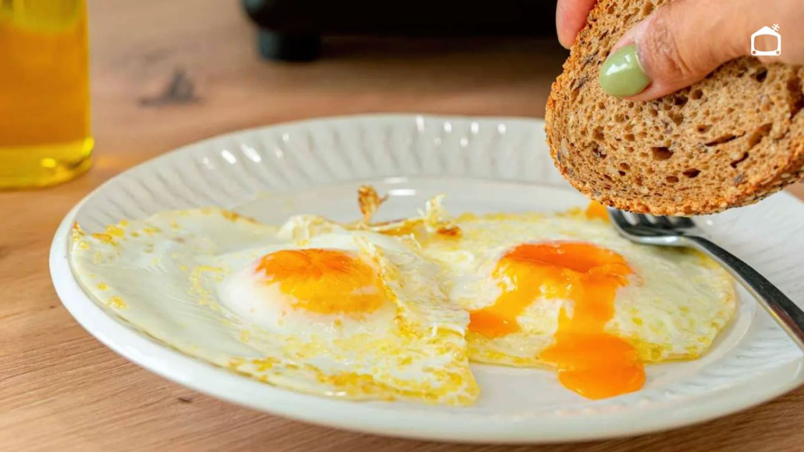 Huevos fritos con freidora de aire: una receta fácil y con poco aceite