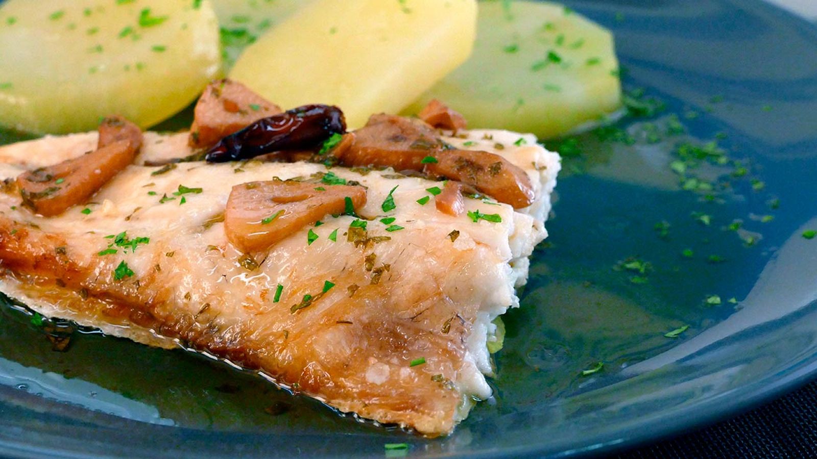 Artículo sobre lubina, pescado blanco bajo en grasa lubina a la donostiarra Artículo sobre lubina, pescado blanco bajo en grasa lubina a la donostiarra