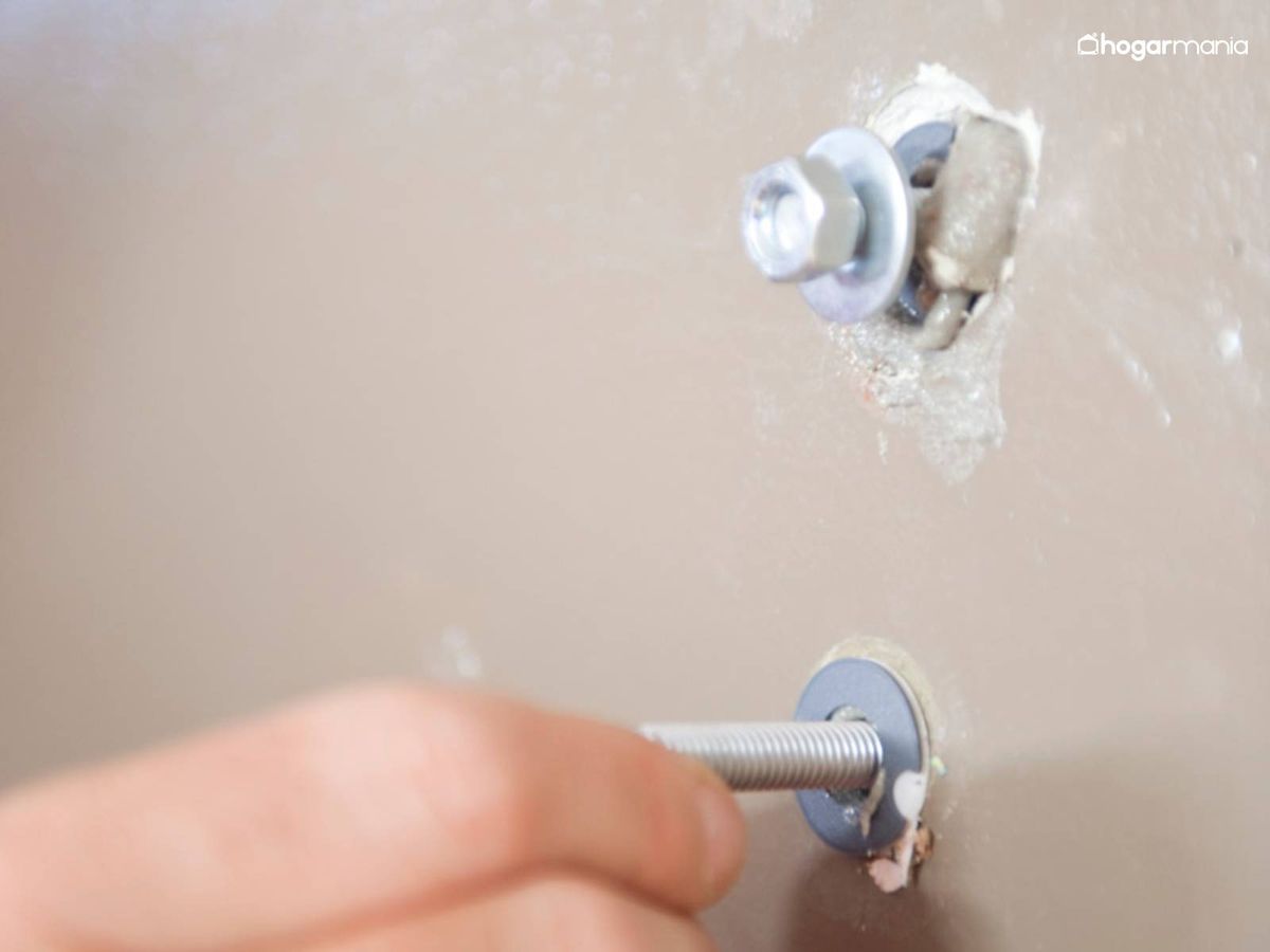 Introduce una varilla roscada