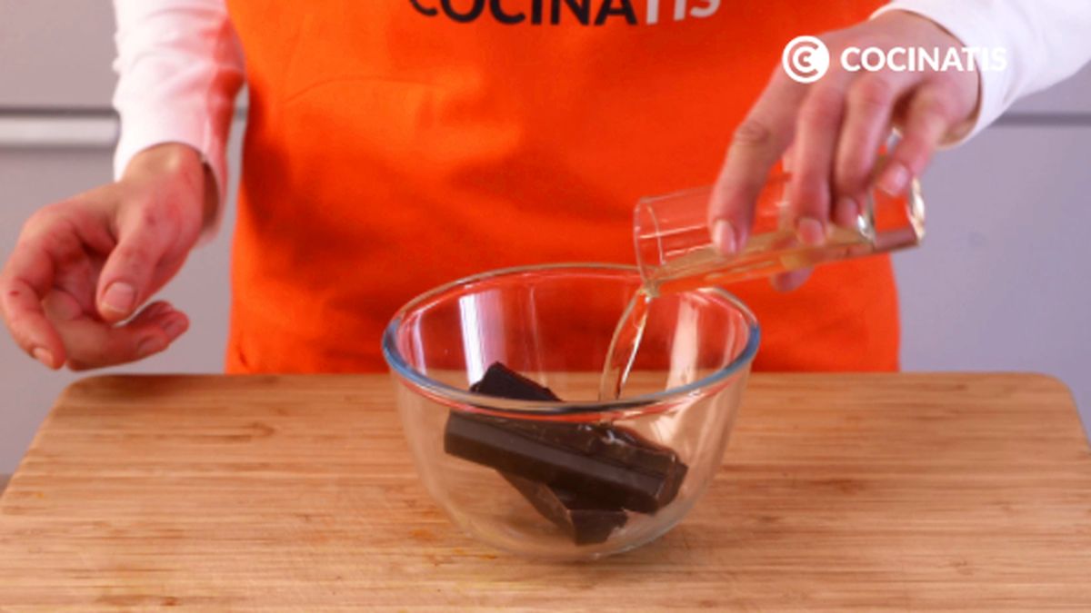 Receta de turrÃ³n de chocolate con almendras  paso 1