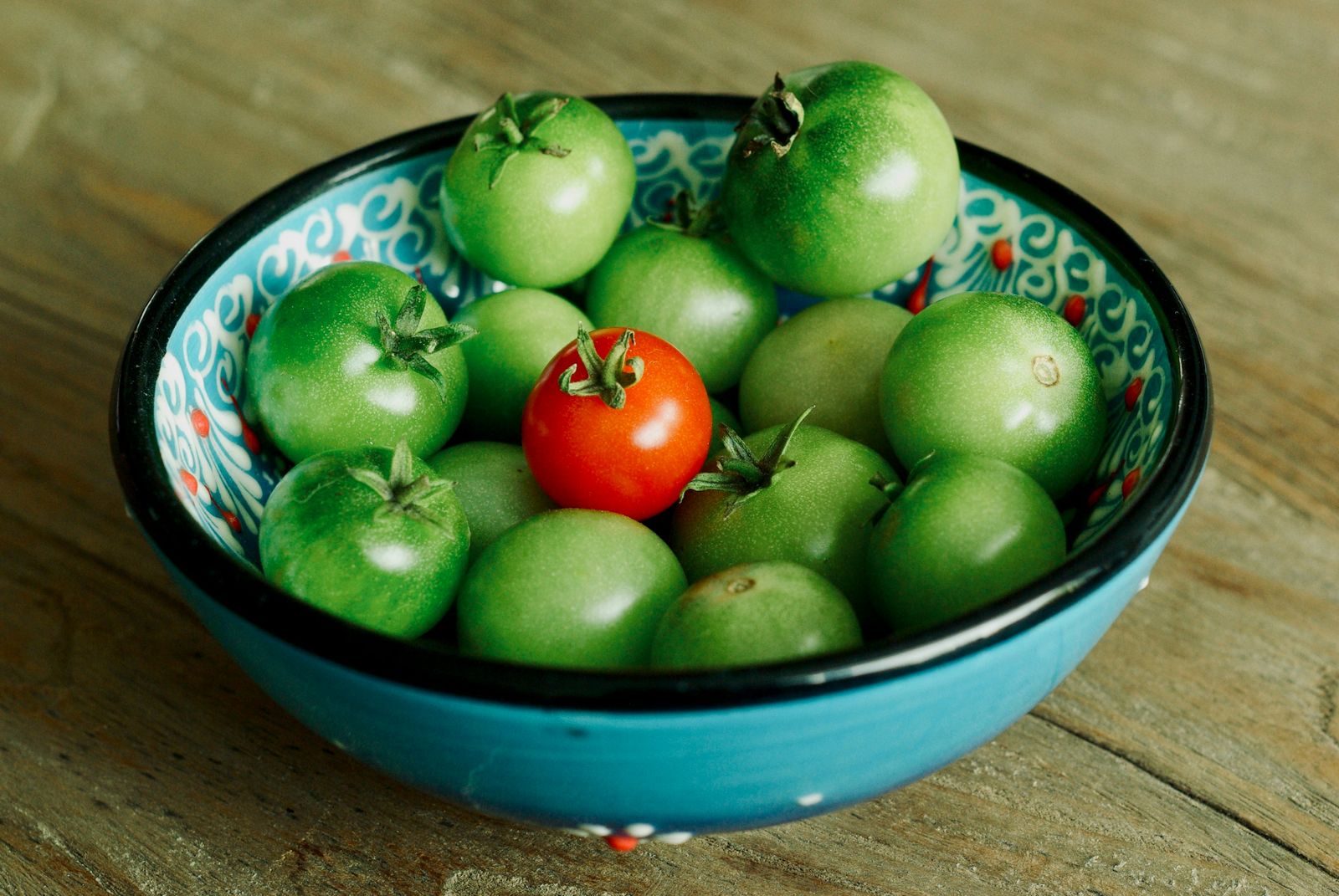 Tomates verdes en la cocina