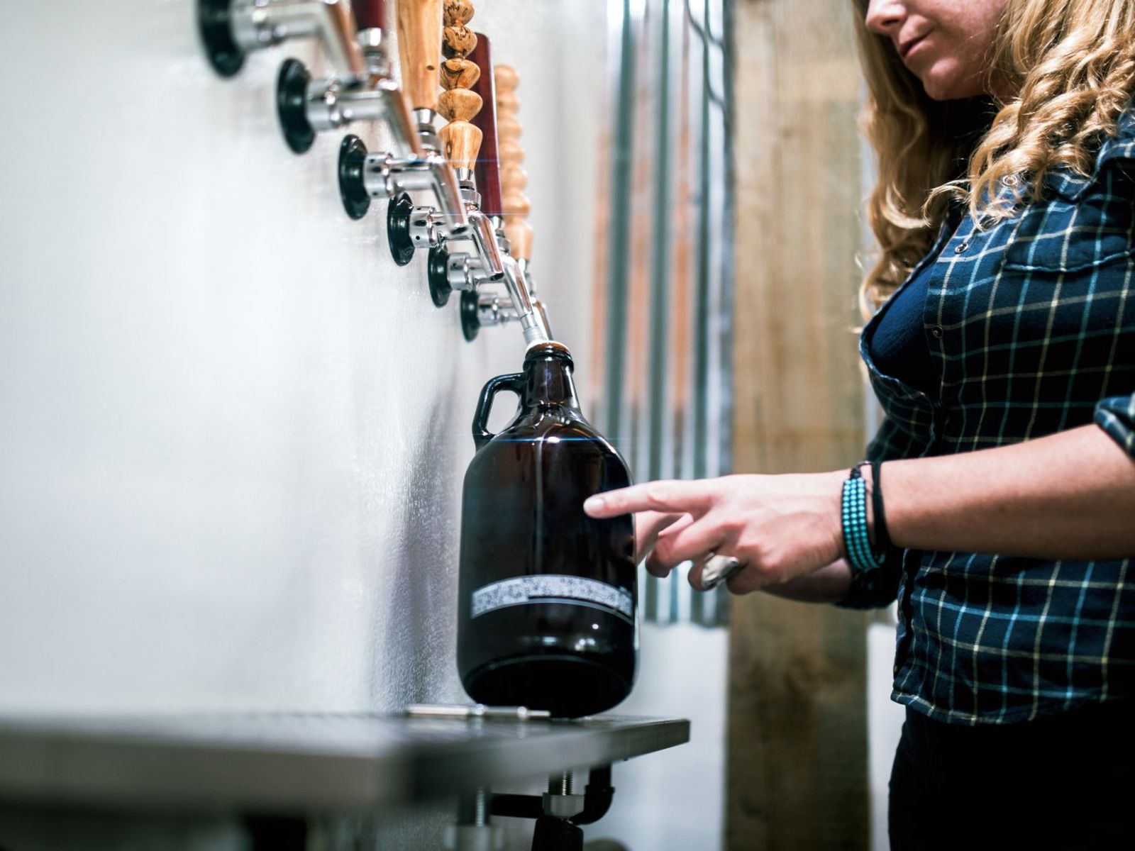 Fue en la década de 1980 cuando el growler reapareció de la mano de Otto Brothers Brewery Fue en la década de 1980 cuando el growler reapareció de la mano de Otto Brothers Brewery