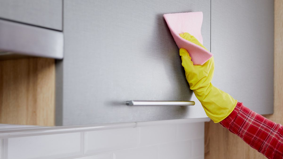 como eliminar las manchas de grasa de la cocina armarios pomos