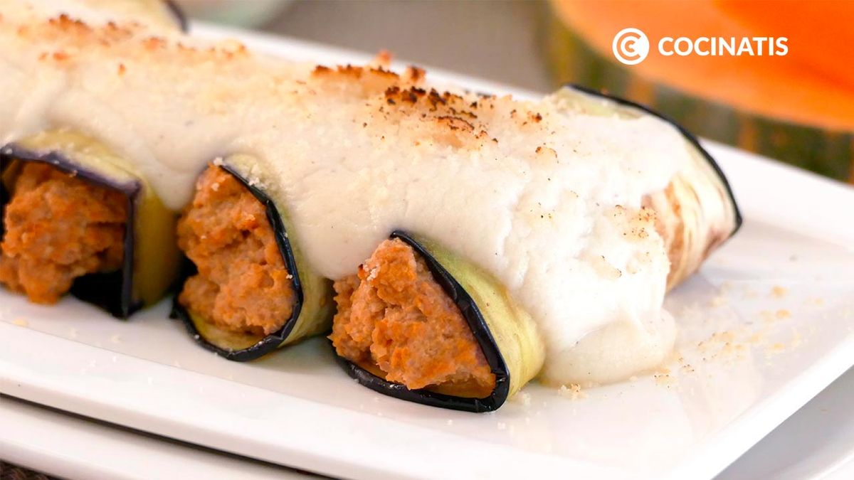 Canelones de berenjena, calabaza y setas con bechamel de coliflor