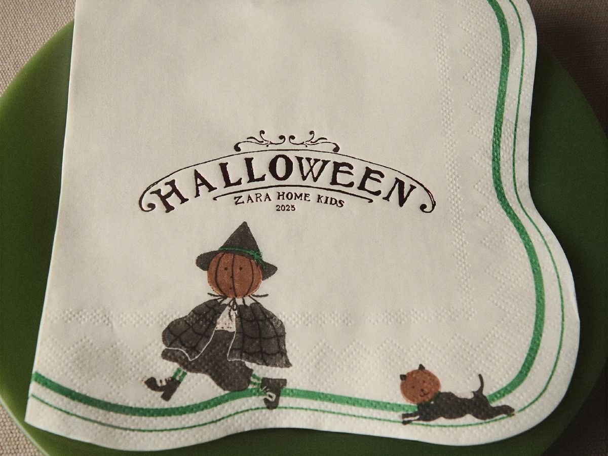 Servilletas de papel que ponen el acento en una mesa pensada para celebrar en familia.