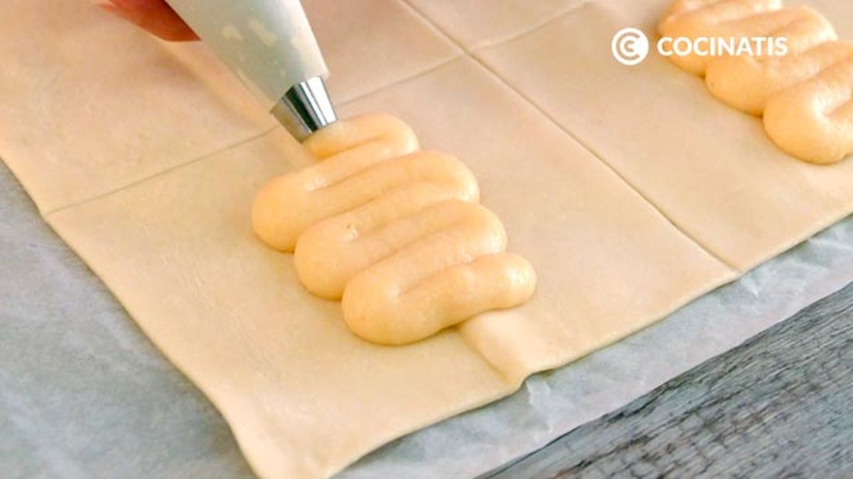 Receta de caÃ±as de chocolate y crema  paso 3