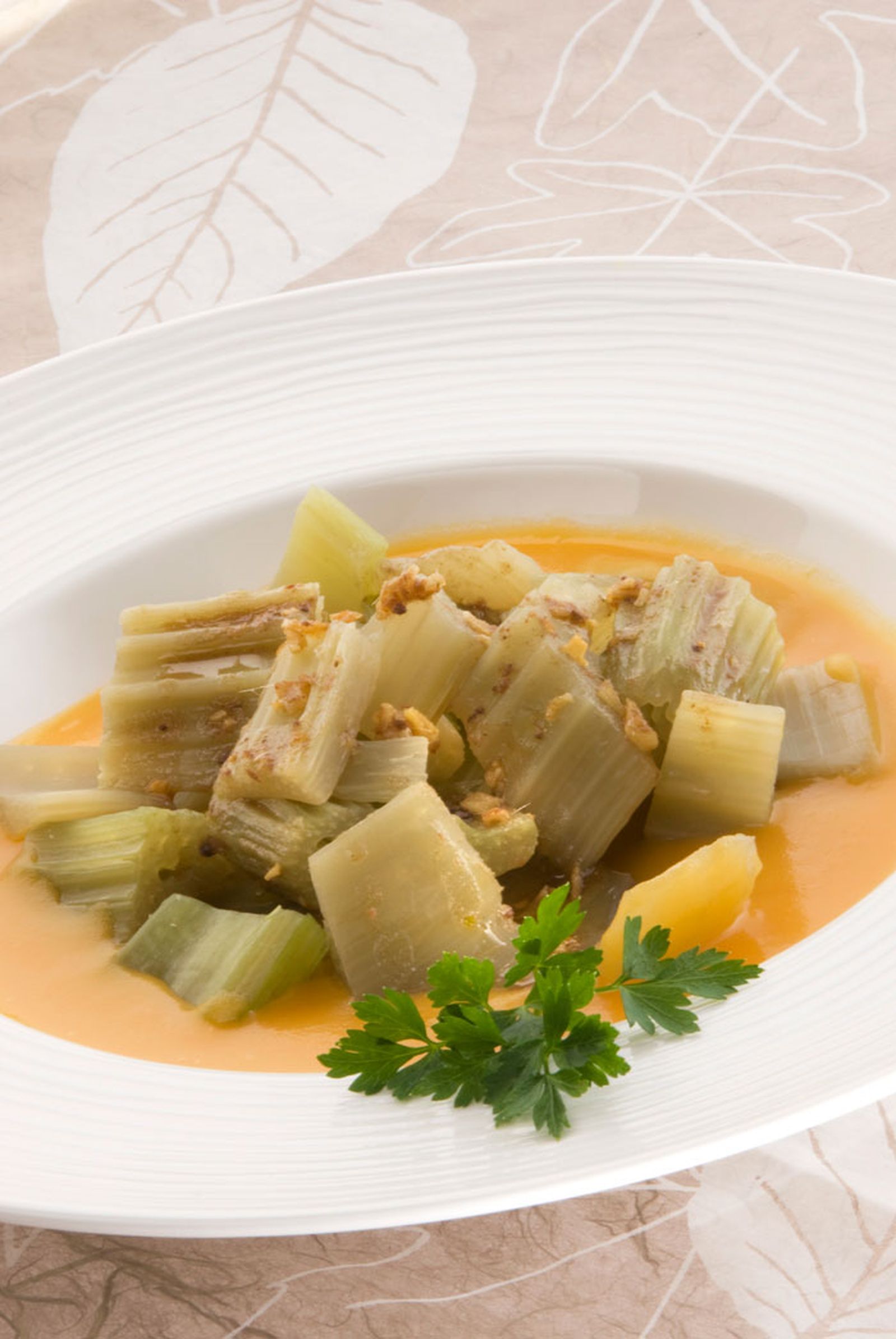Cardo con bagna cauda Cardo con bagna cauda