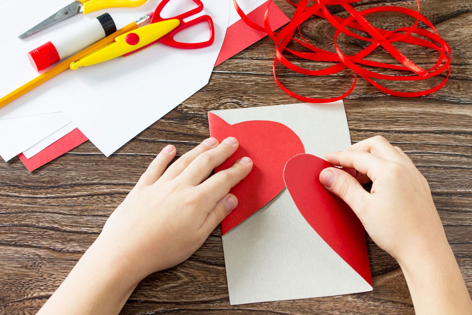 tarjeta san valentin niños tarjeta corazones entrelazados paso 2 tarjeta san valentin niños tarjeta corazones entrelazados paso 2