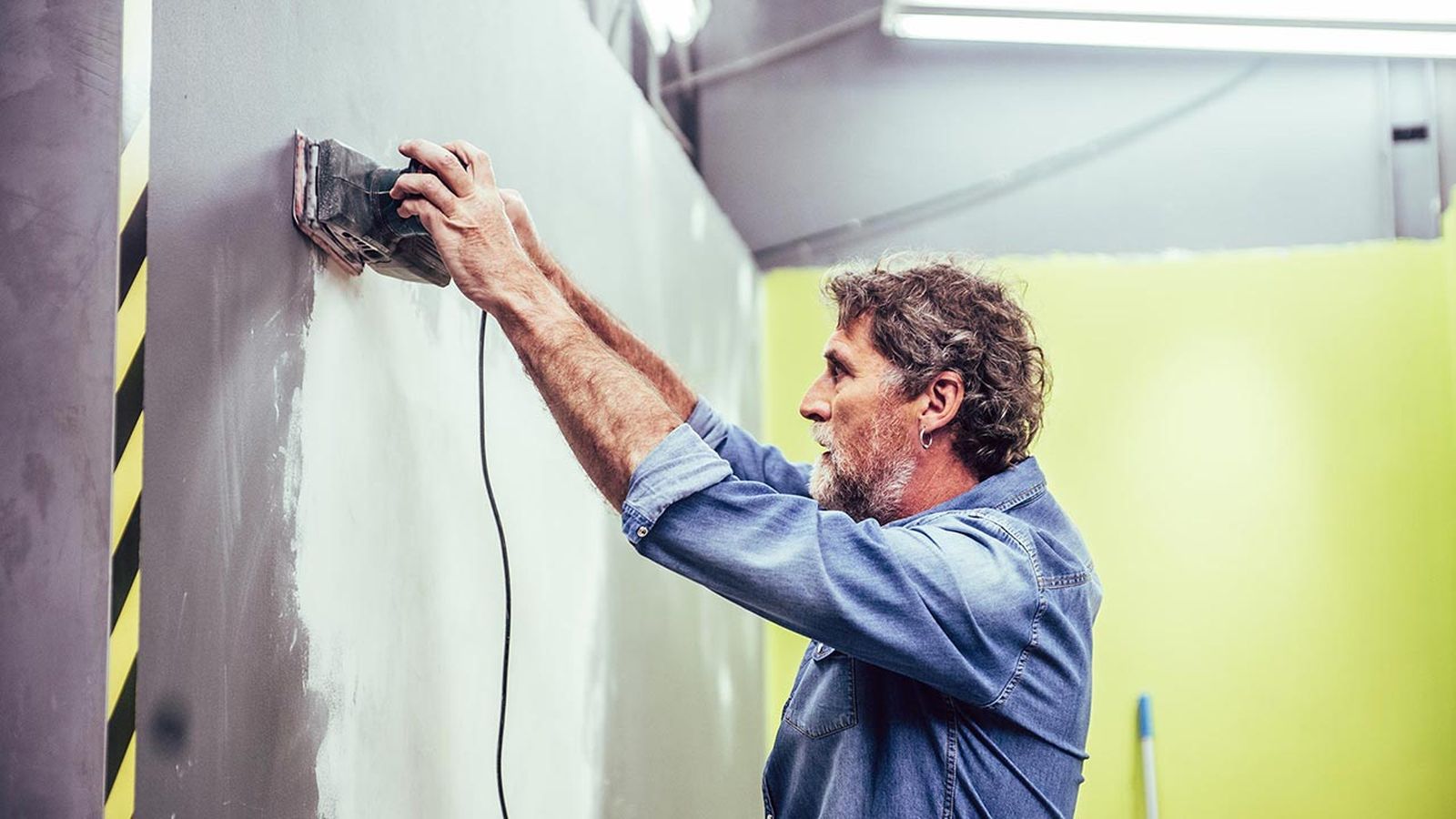 Cómo cerrar un hueco en la pared paso 10 Cómo cerrar un hueco en la pared paso 10