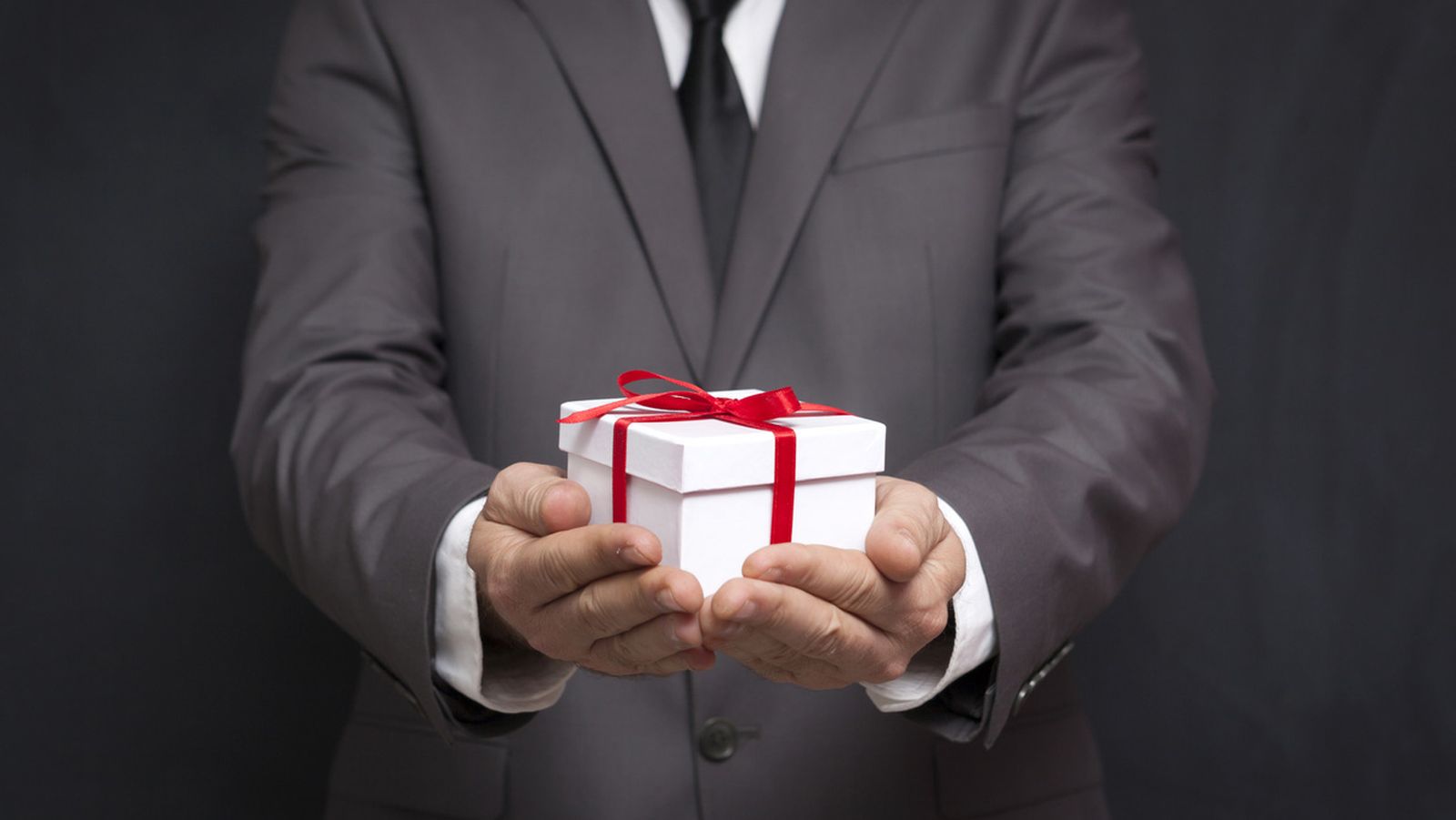 cesta de navidad un regalo y un derecho que tributa a hacienda2 cesta de navidad un regalo y un derecho que tributa a hacienda2