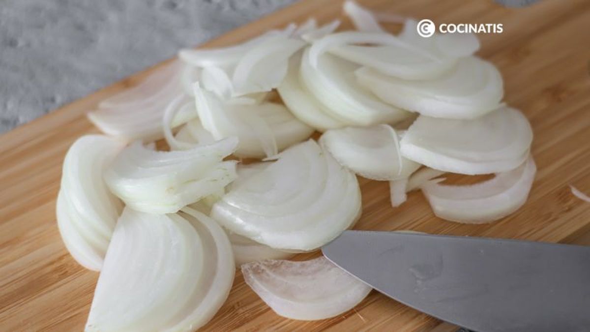 Cortar la cebolla en juliana