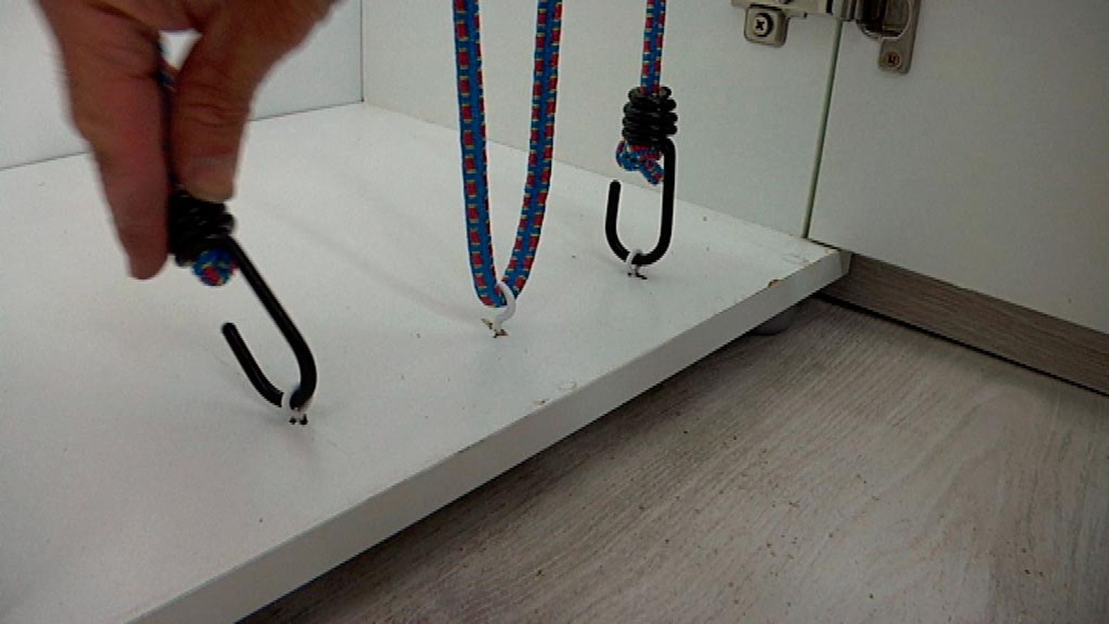 Mueble para balones paso 7 Mueble para balones paso 7