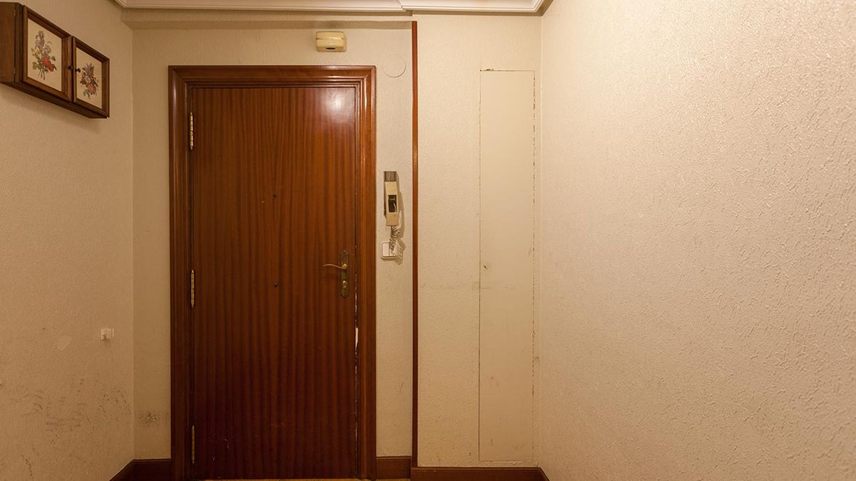 Deco752 recorar recibidor pequeño con mueble carton antes