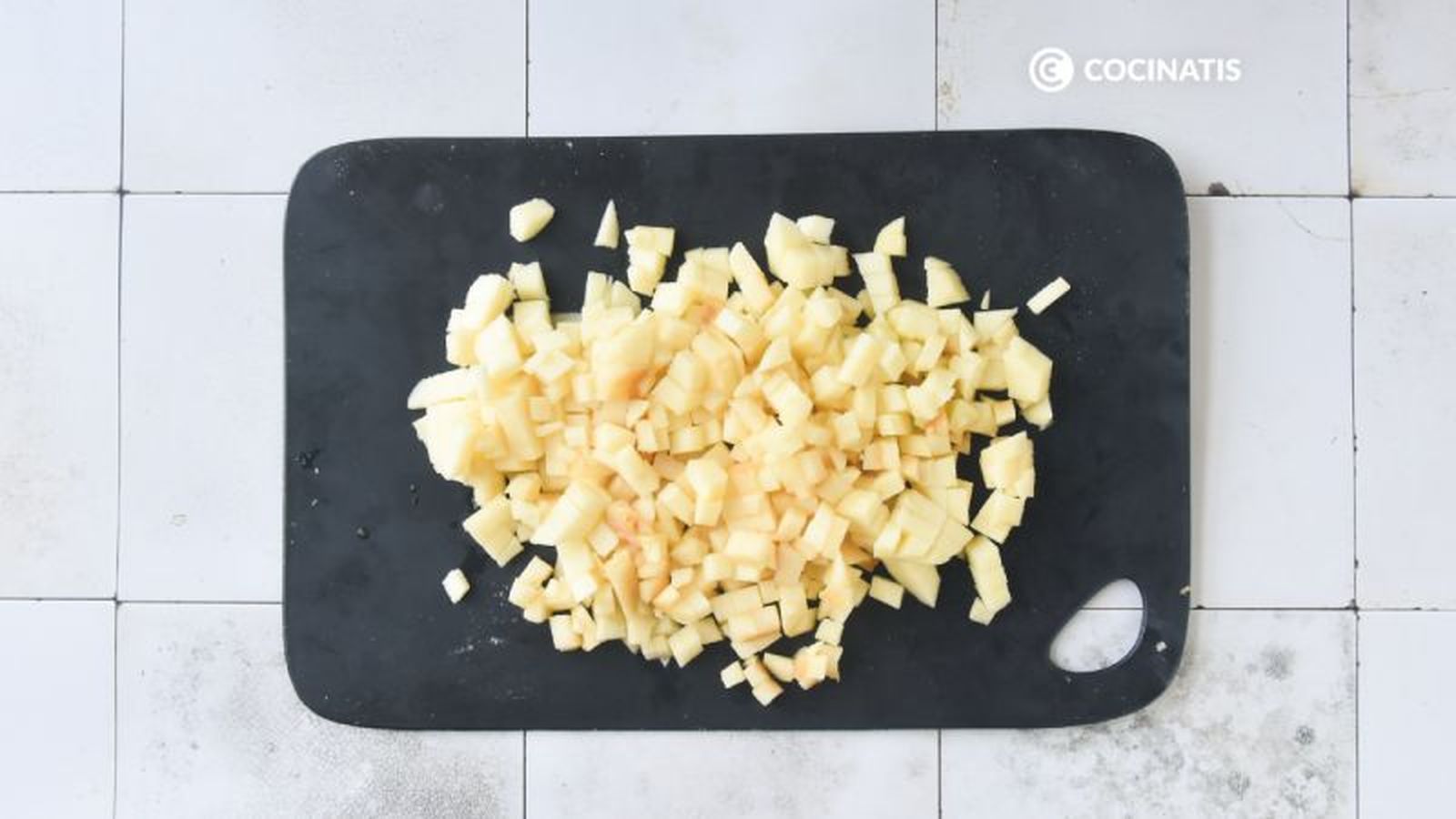 Cortamos la manzana en dados