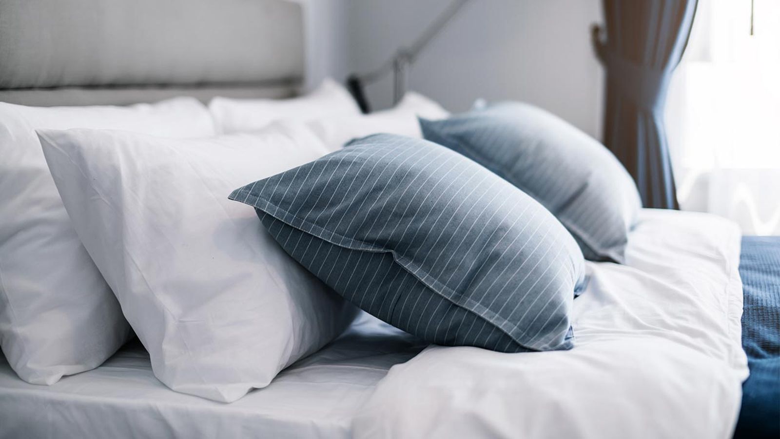 como limpiar almohadas cojines fundas manchas amarillas