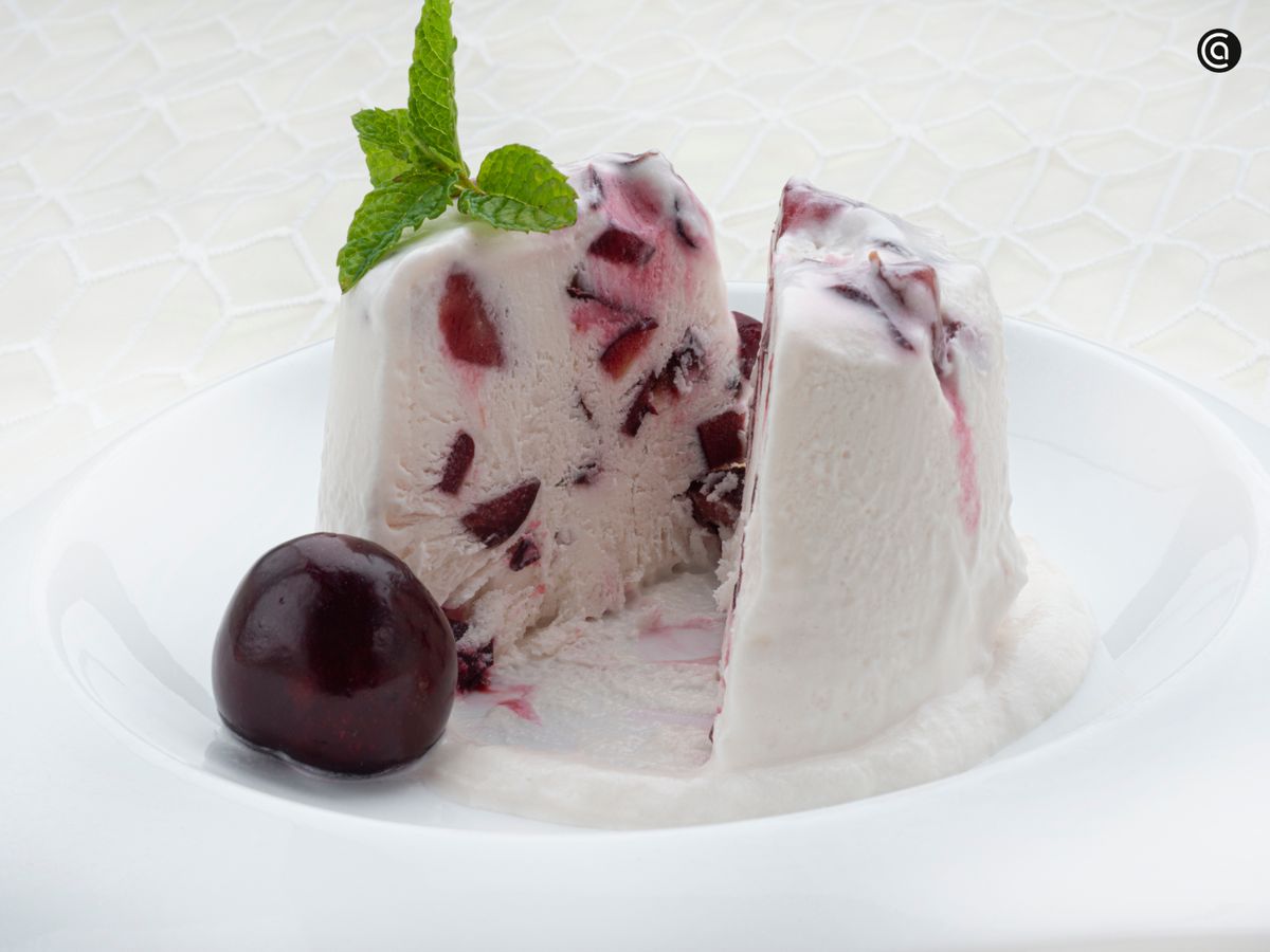 Semifrío de cerezas, receta de Karlos Arguiñano