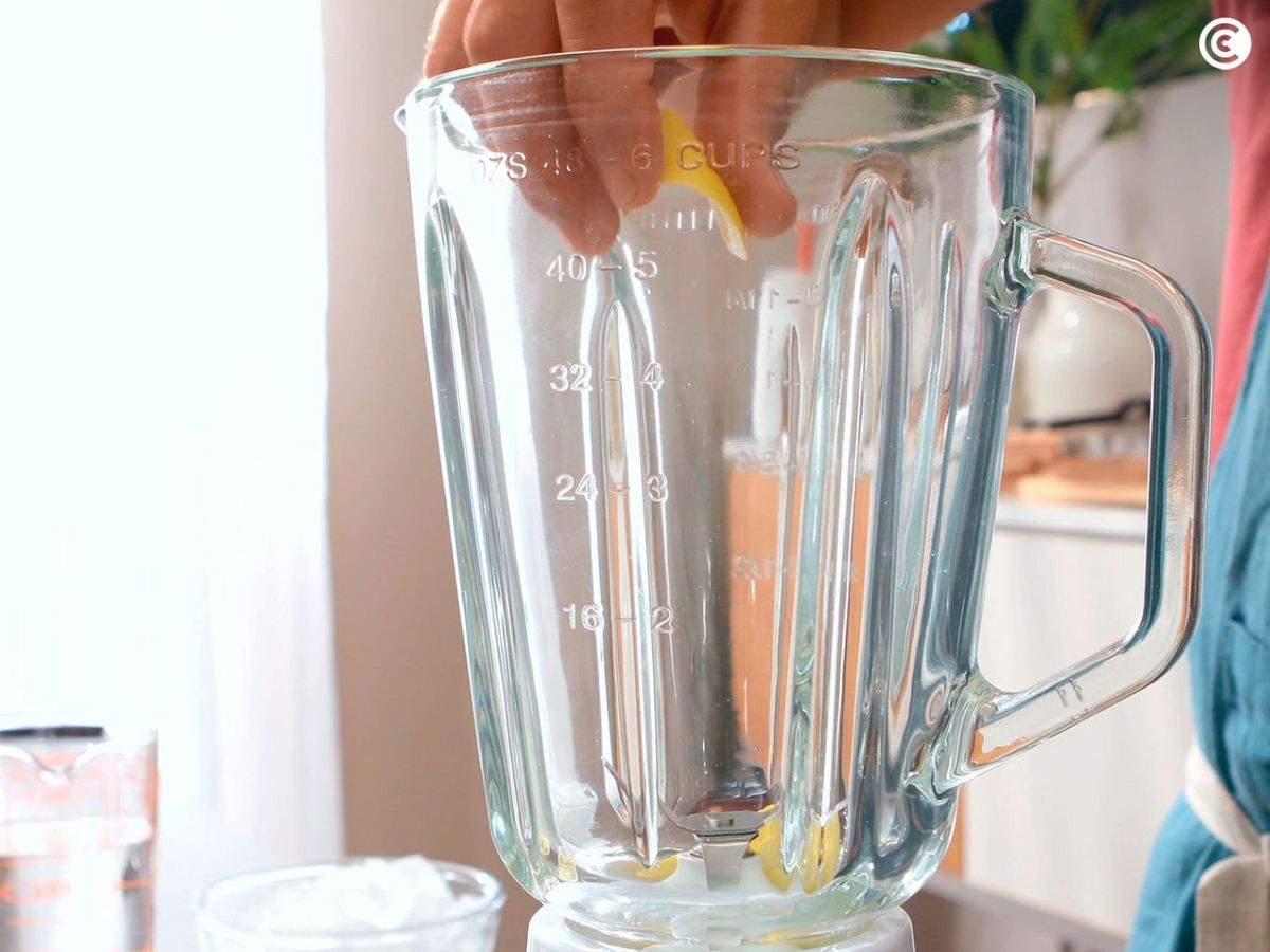 Aprovechamos la piel del limón para hacer la limonada