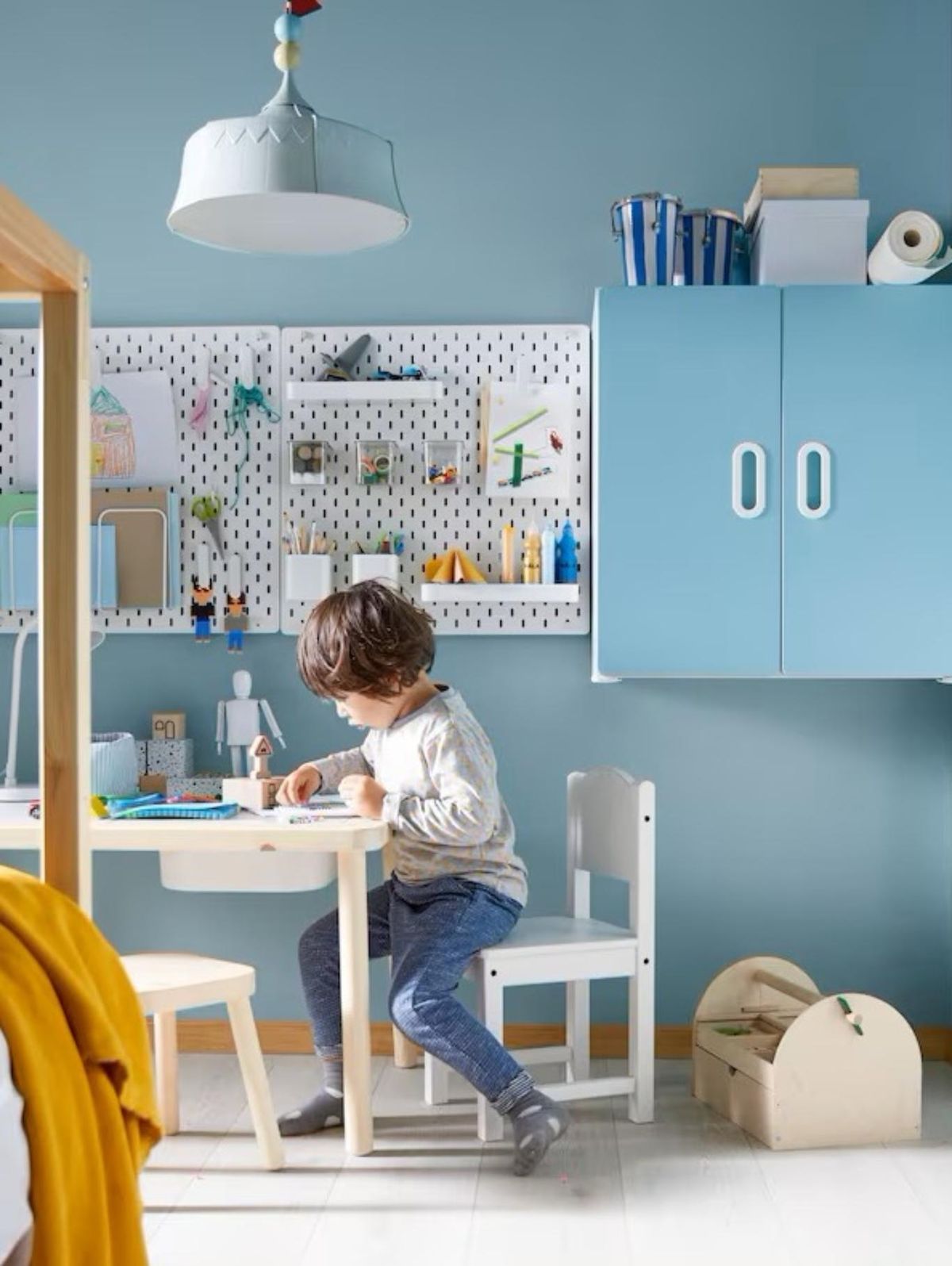 Los escritorios son fundamentales en las habitaciones infantiles.