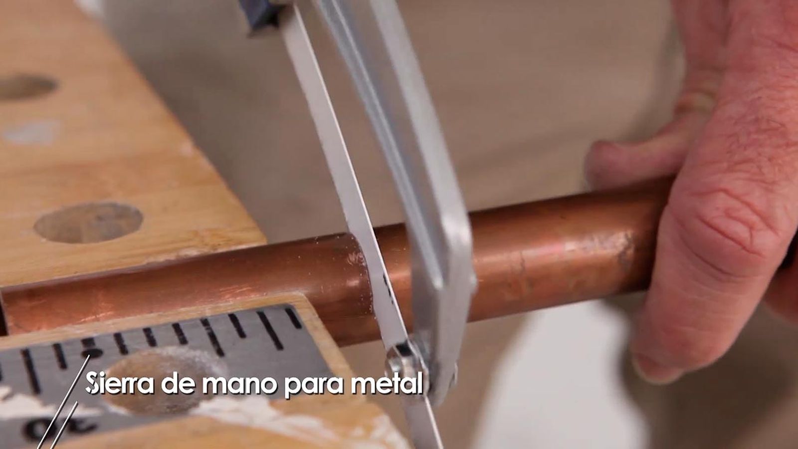 Sierra de mano para metal paso 2