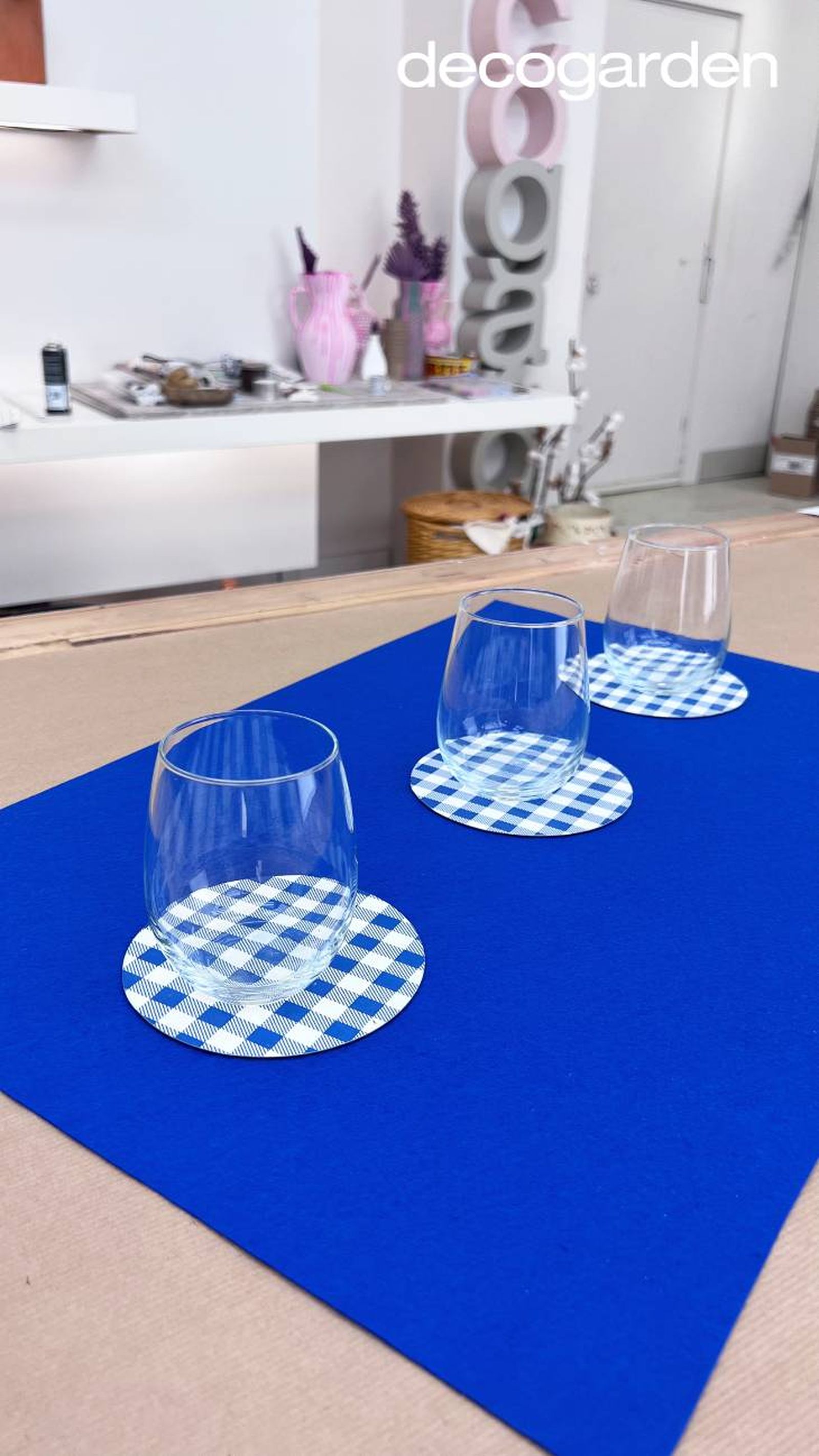 Posavasos hechos con Cds reutilizados. Posavasos hechos con Cds reutilizados.