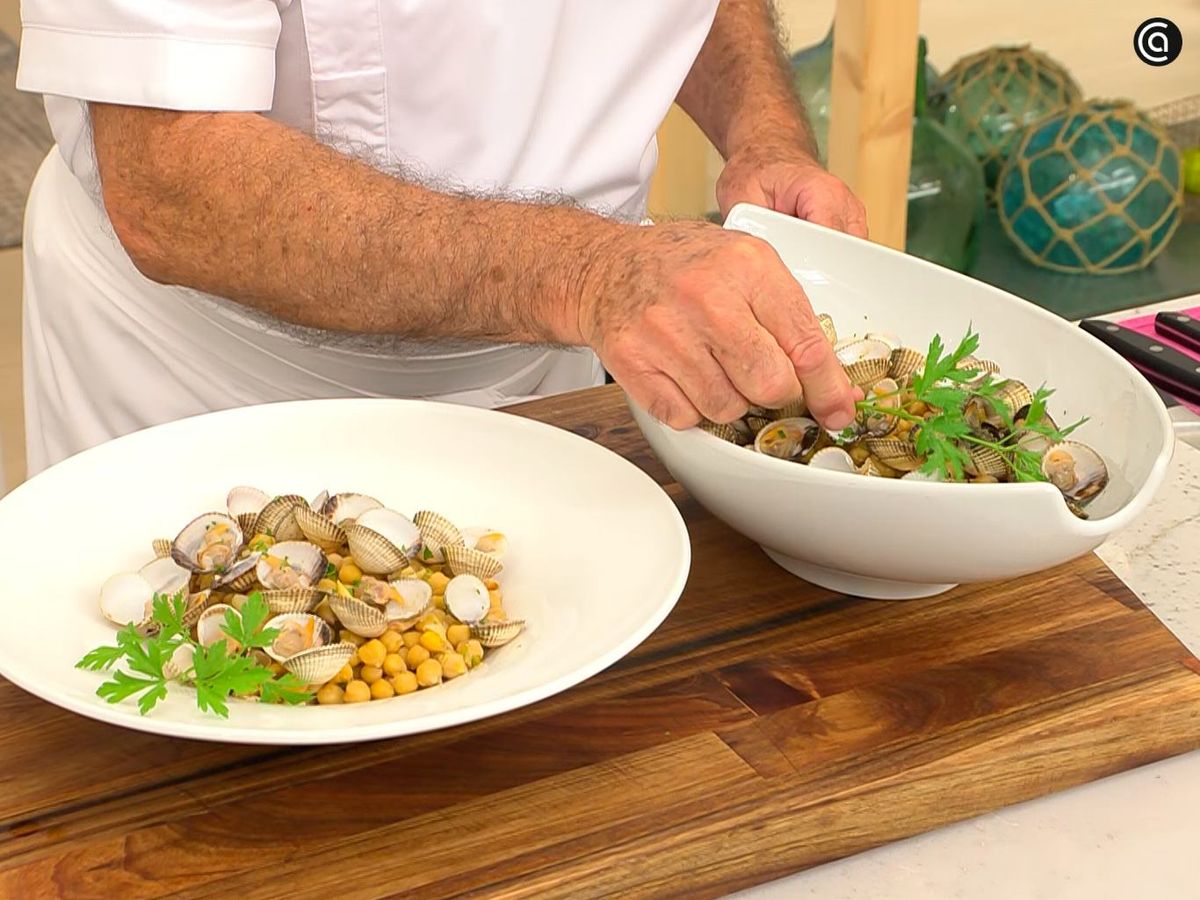 Decora con una hoja de perejil