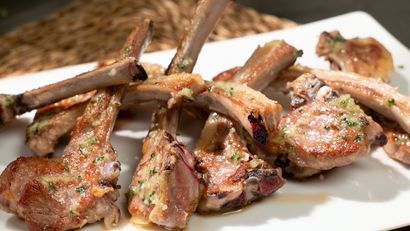 Chuletas de cordero a la plancha, receta de Joseba Arguiñano