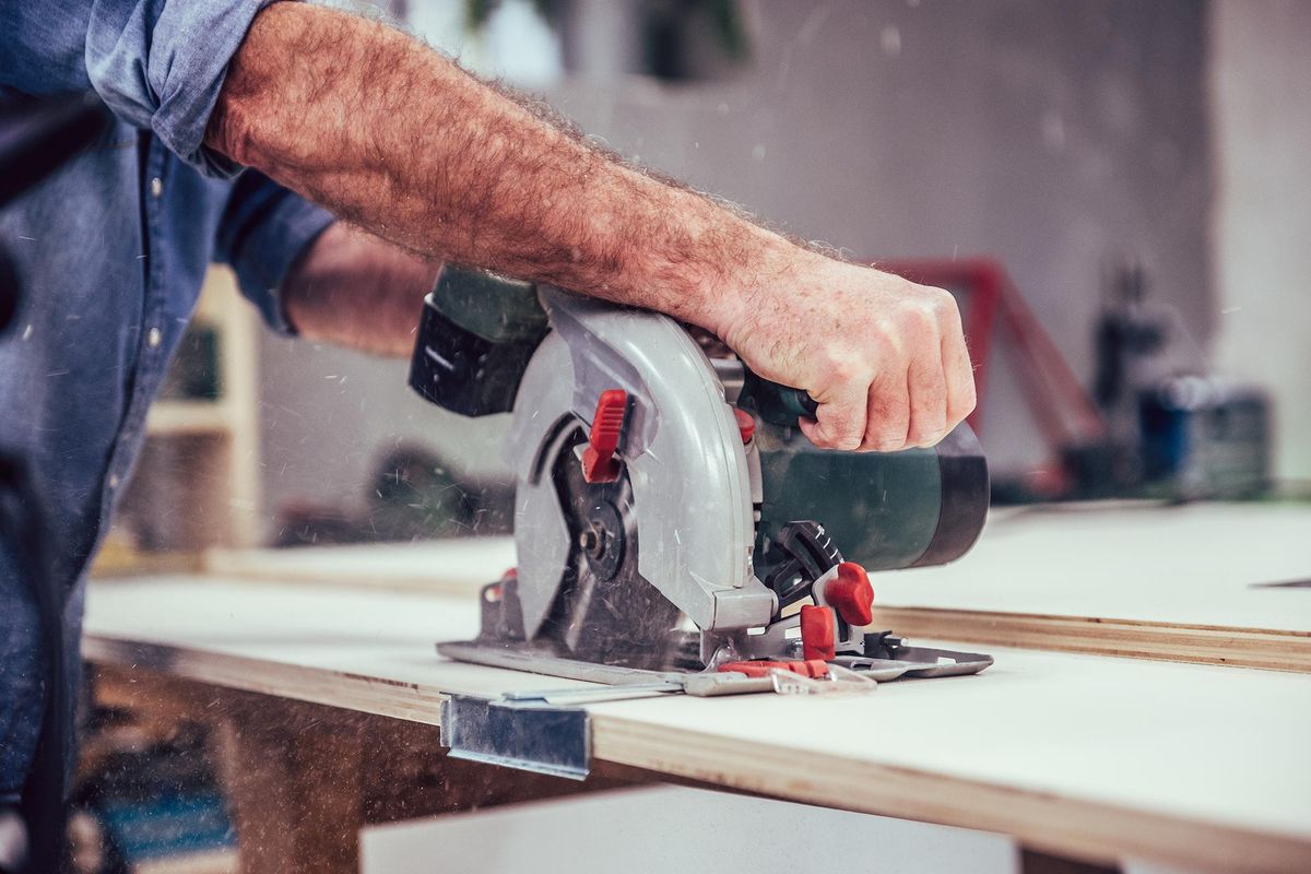 Cómo hacer un suelo elevado en el baño paso 1