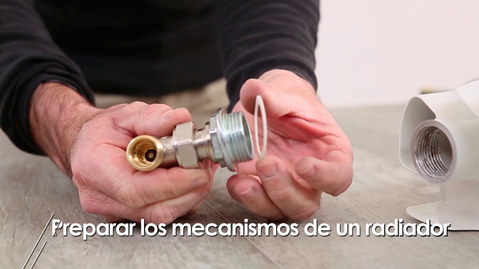 Colocar los mecanismos de un radiador paso 8 Colocar los mecanismos de un radiador paso 8