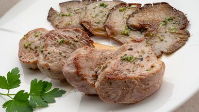 Solomillo de cerdo con setas al ajoperejil, receta de Karlos Arguiñano